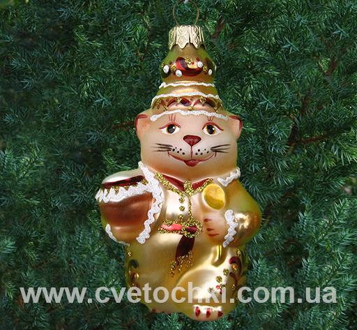 Кот со сметаной